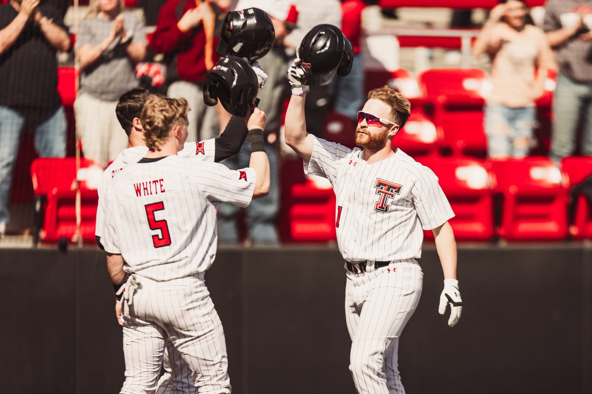 Dillon Carter is having a weekend.

9-for-14 (.643)
2 HR
2 2B
1 3B
3 BB
7 RBI
7 Runs