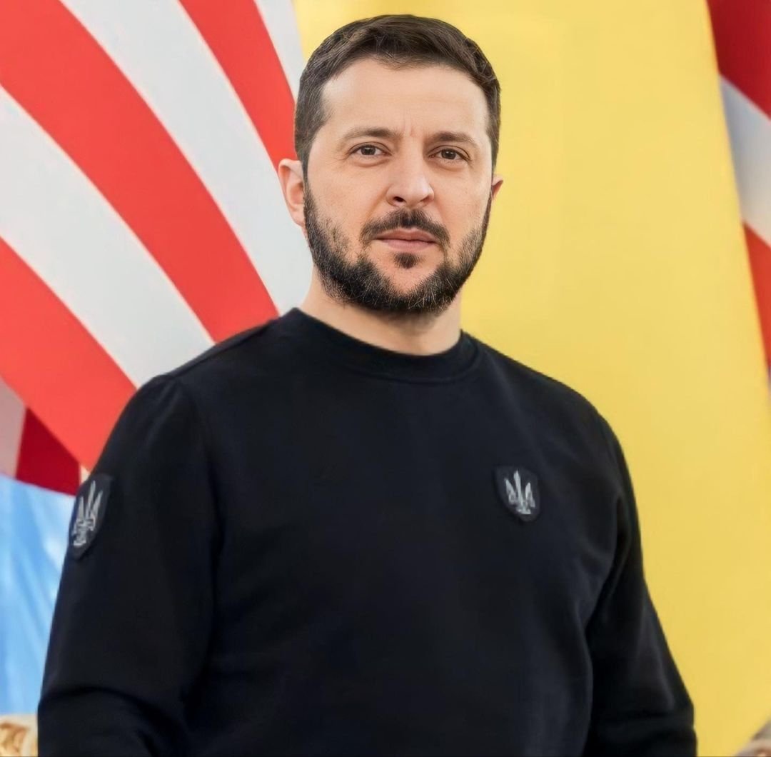 Love this pic of #ZelenskyyWarHero ❤️‍🔥

Let's get it trending again! 

❤️‍🔥❤️‍🔥❤️‍🔥