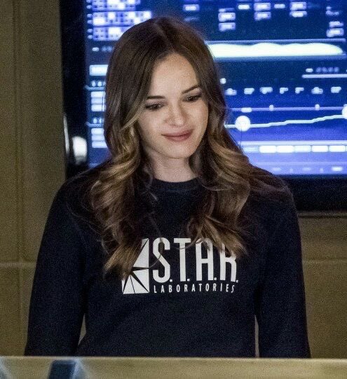 X_Angel_Ice's tweet image. Cherche Recherche RPG !

J’aurais besoin de la #TeamFlash sur le RPG @LEAGUEXAVENGERS !

Barry, Cécile, Joe, Cisco, Allegra, Nora, Bart, Iris, Ralph, Wells…

(Et même des méchants, style Cicada ou même Zoom !)