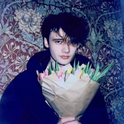 #NewProfilePic look i knkw i don’t use this account but i know a good pfp when i see one