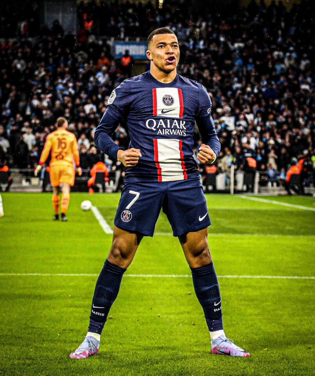 LMDPSG's tweet photo. Cet homme est le pire ennemi de l’Olympique de Marseille 🔴🔵 0 défaite ! https://t.co/d9stQ3bu8Z