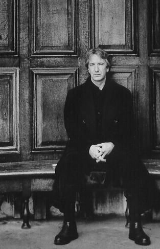 80 yaşıma geldiğimde sallanan sandalyemde oturup Harry Potter izleyeceğim. Ailem şöyle diyecek, ”Bunca zaman sonra hala öyle mi?” ve ben de şöyle diyeceğim, ”Her zaman.” 

- Alan Rickman