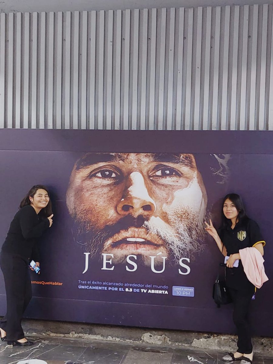 AlineM77G's tweet photo. Es la segunda vez que nos encontramos el mejor cartel del metro #JesúsEnUNIFE, cada vez se pone mejor este día... no me pierdo por nada el resumen @UnifeMx 

@Kate_GarciaC https://t.co/IEyzLjiDrw