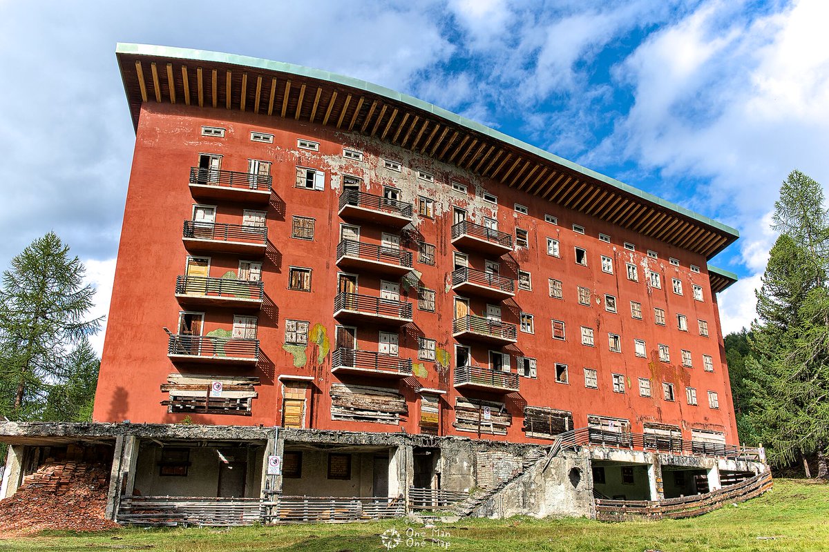 OneManOneMap's tweet photo. Somewhere in the Martell Valley in South Tyrol, there is an almost 90 years old former luxury hotel. Five years after my first visit, I went there again :)

#lostplace #photography #travel

More on: https://t.co/idgbfQ3tGl https://t.co/2wCIWjH6QX