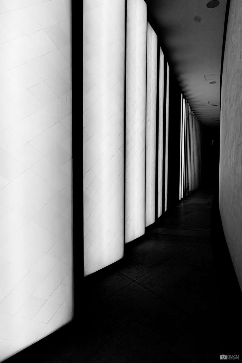 dmcmphoto's tweet photo. « De l’autre côté de LVMH » est une photographie de l’oeuvre « In the Horizons » d’Olafur Eliasson.

#paris #lvmh #blackandwhitephotography #blackandwhitephoto #noiretblanc #Photographie https://t.co/2yAPeloTFM