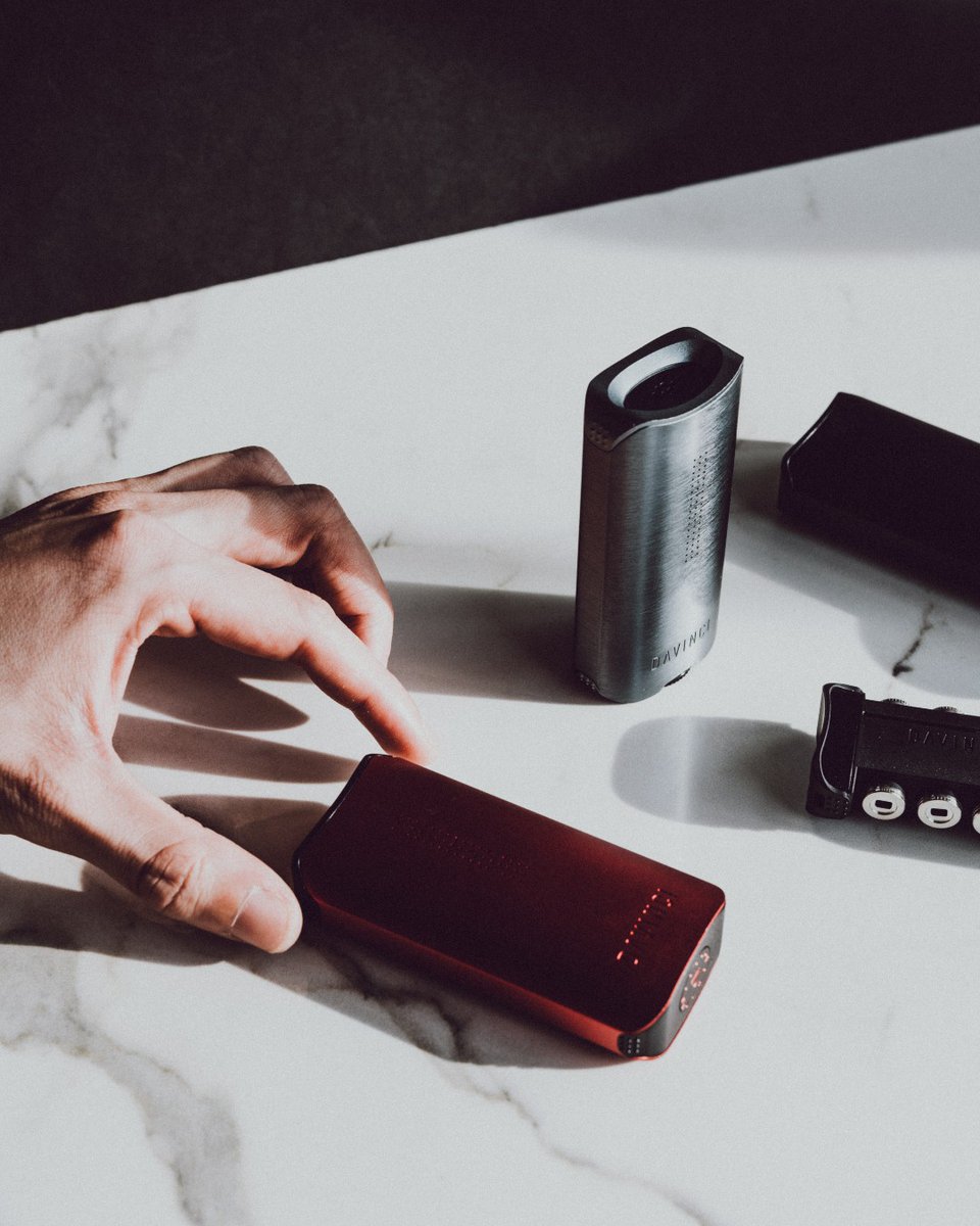 DaVinciVape's tweet photo. What better way to level up than with the best portable, dual-use vaporizers around? Get your hands on the IQ2 and IQC to experience cool, full flavor vapor ::: https://t.co/ZSEQ4xQXWU
#RaiseYourIQ #accessories #CleanFirstTech #bestvape #DAVINCI #DAVINCIvape #vaporizer https://t.co/06IMghBSgf