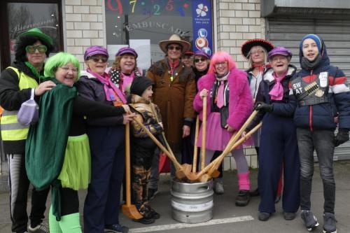 VDNValenciennes's tweet photo. Onnaing: les choleux ont perpétué la tradition en jouant dans les rues de la ville https://t.co/mP2FbKsKhW #Onnaing #Quarouble #Vicq #Valenciennois #Belgique https://t.co/aOiAq68irU