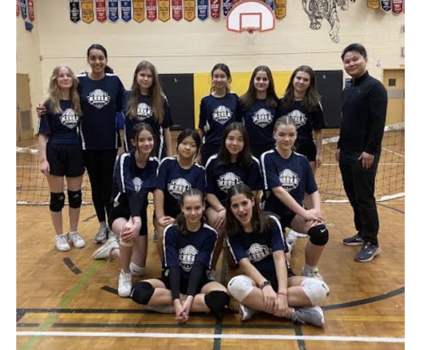 Senior Girls Volleyball team are on their way to semi/finals this Wednesday! Mr. Dang and myself are so proud of your hard work, leadership and teamwork you all have demonstrated this season 🏐 <a href="/TdsbKeele/">TDSB_Keele</a> <a href="/ThatDangTeach3r/">John Dang</a>