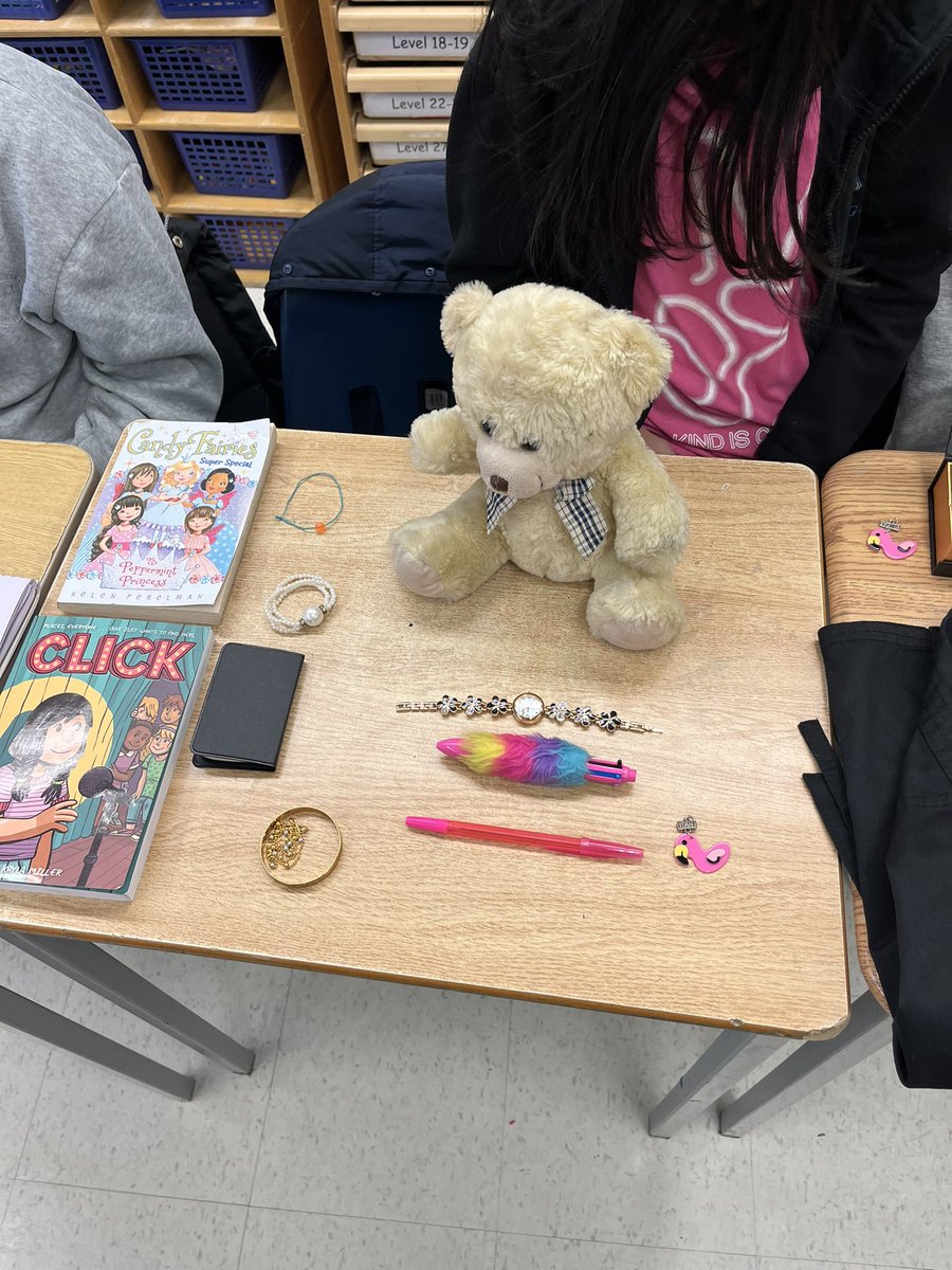 MrJ_TDSB's tweet photo. @Msfarag_ @SchoolFleming This past week our younger students had the opportunity to participate in our school wide flat lay photography identity project. Ss we’re so excited to discuss their items with our students and staff. https://t.co/xsZ0uzfRGg