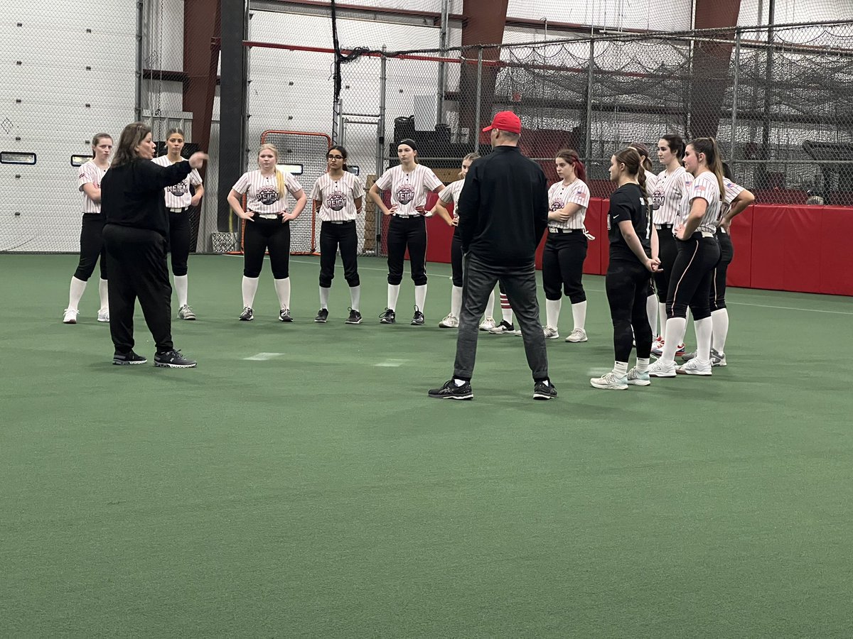 Our last GenuWin training of the year, for some of you it’s your last ever!! Good luck at High School ball and keep us updated. You’ll be great!  <a href="/GenuWin411/">GENUWIN Sports Training</a> <a href="/GenuWinReign/">GenuWin Reign</a> #trainhard #playharder