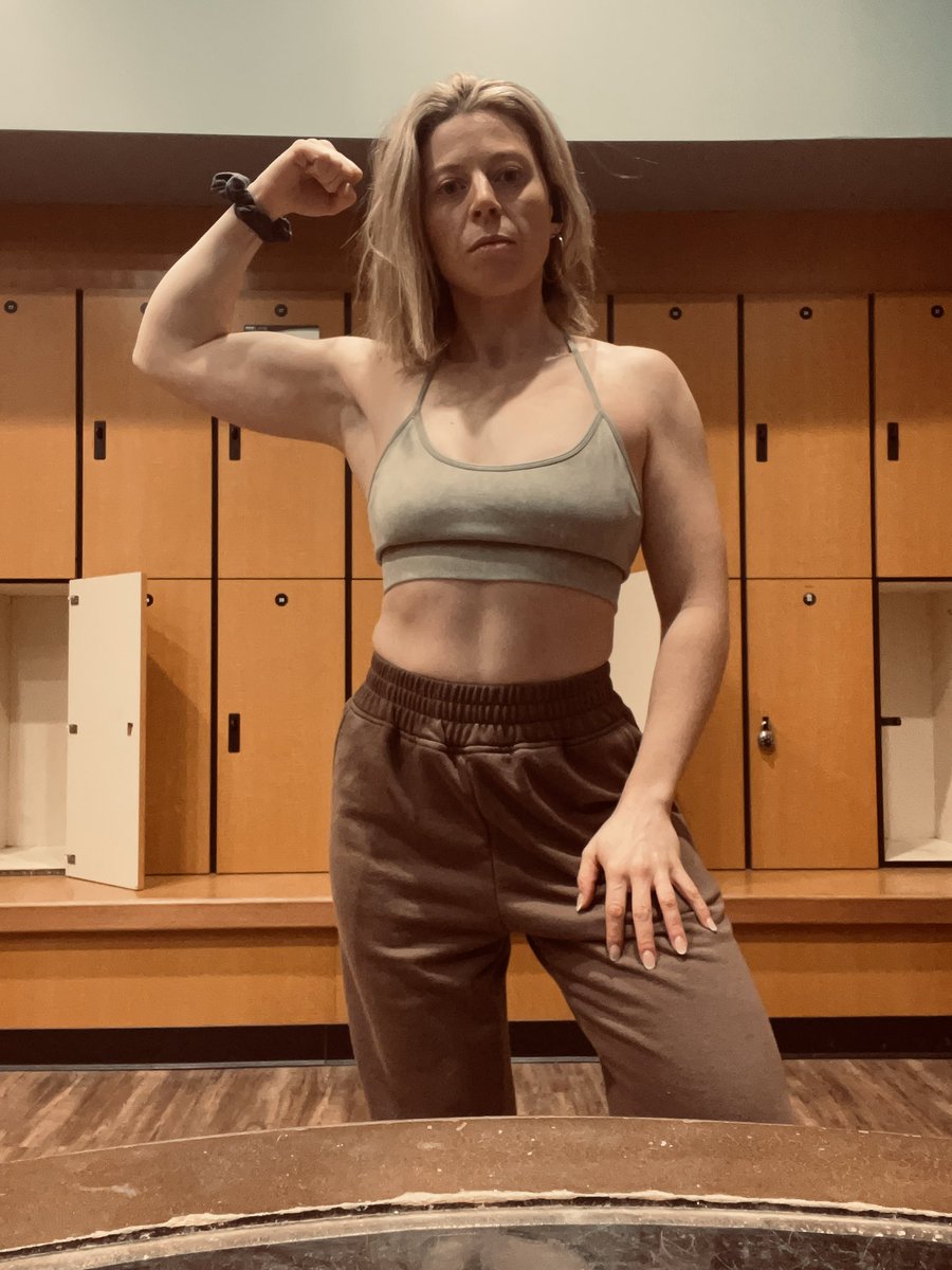 KKatchman's tweet photo. Sunday pull day https://t.co/JZLqOQVTP9