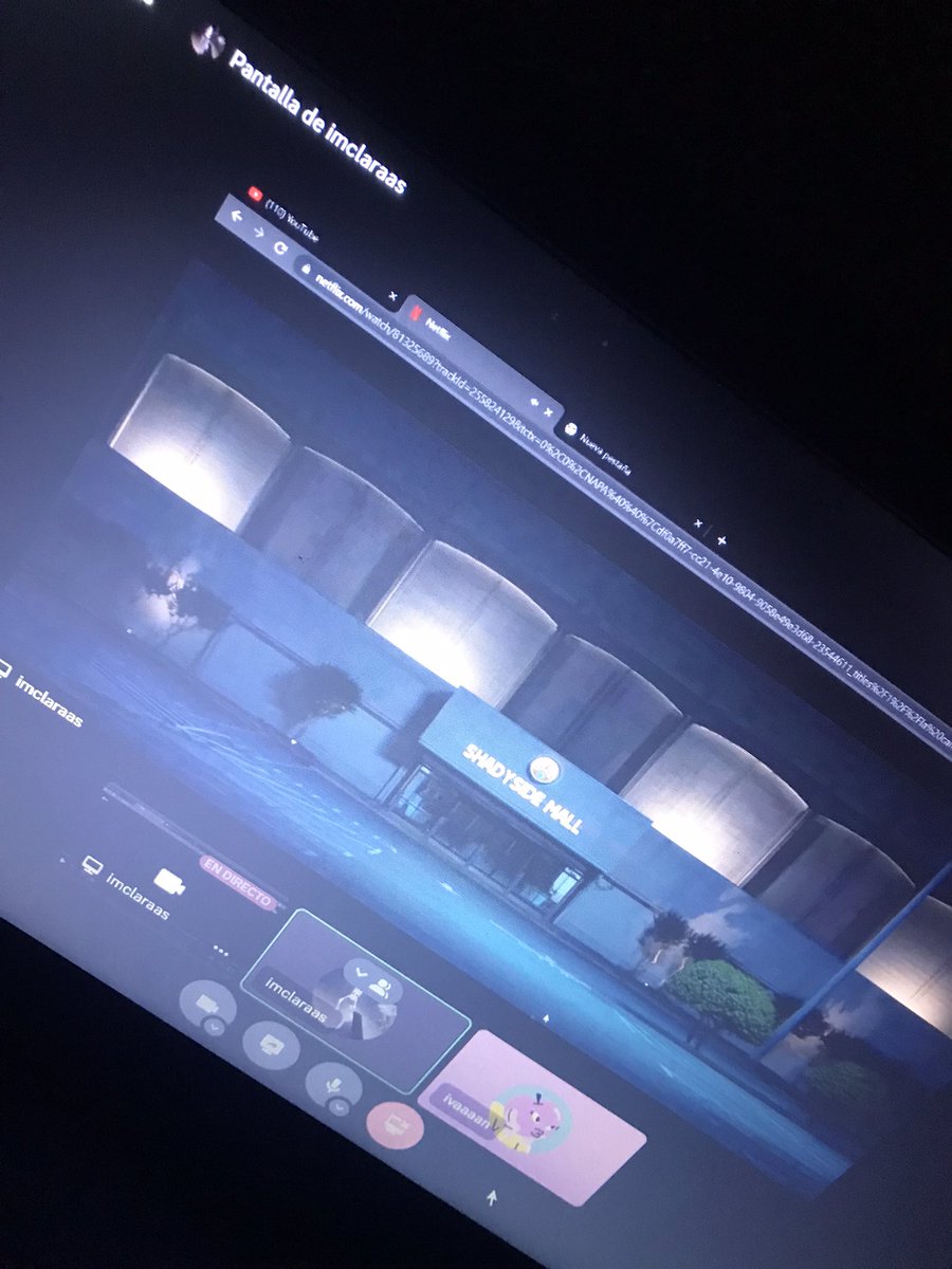 Iv4nn0's tweet image. de peli con la niña