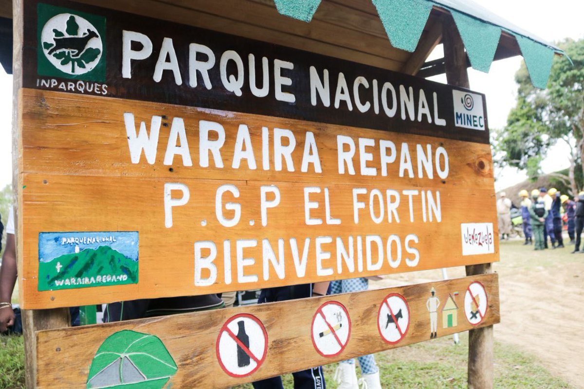 JosueLorcaV's tweet photo. 1/2Estuvimos en el camino de los Españoles, Waraira Repano, en la Reinauguración del Puesto de Guardaparques el Fortín junto a Alberto Camardiel de @bancamiga y al Magistrado y Director Ejecutivo de la Magistratura @SilioSanchez_Z. @NicolasMaduro @delcyrodriguezv https://t.co/FILN3ihBK0