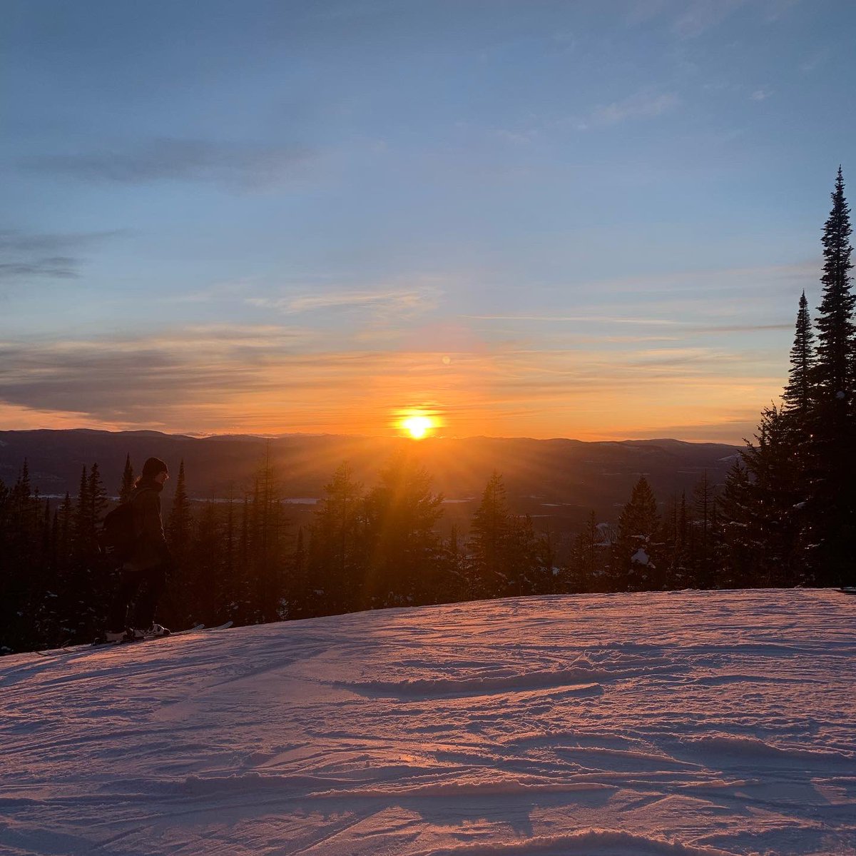 sommergraham89's tweet photo. #whitefish #snowboarding #prettysunset https://t.co/xcWcoe58dc