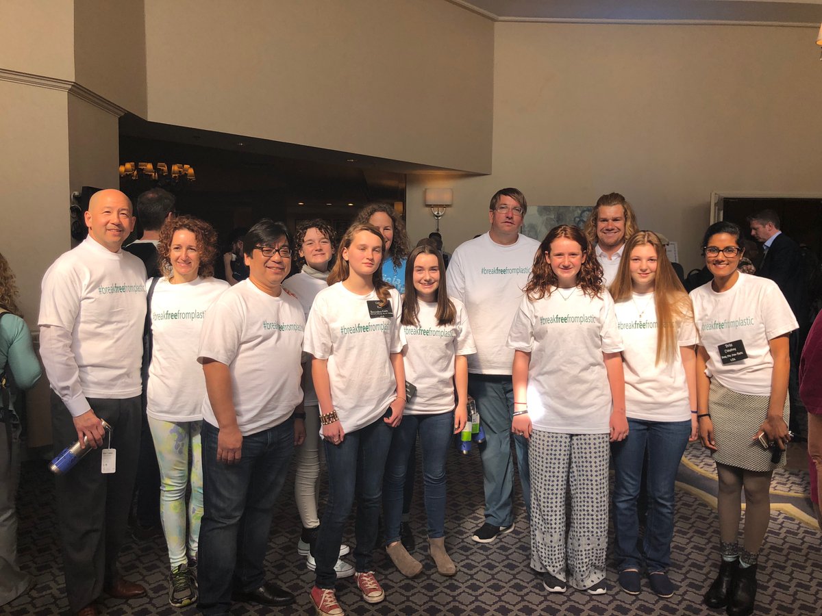 chloemckennaaa's tweet photo. Tomorrow, I am joining 40+ students with @StudentPIRGs to talk about the #BreakFreeFromPlasticPollutionAct! Back in 2018 with @HtOO_Film, I supported @brkfreeplastic alongside @storyofstuff at the @NOAADebris Conference in San Diego, CA. Excited to bring this issue to the Hill! https://t.co/vGIyGzlgV7