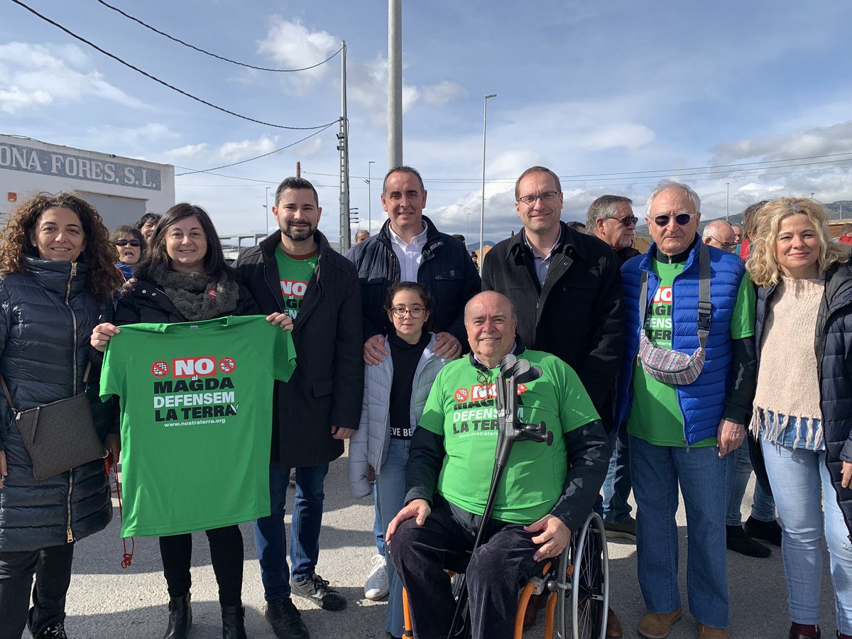 ErnestoBlanch's tweet photo. Manifestació a les Coves de Vinromà. Per un món d'interior viu, a favor de les energies alternatives i sostenibles i sempre d'acord amb el territori, rebutjant el projecte Magda tal i com està plantejat.
#CovesdeVinromà #Maestrat #PSPV #PSOE #PSPVproCS #PortsMaestrat #NoalaMagda https://t.co/c7Tjz2URTg