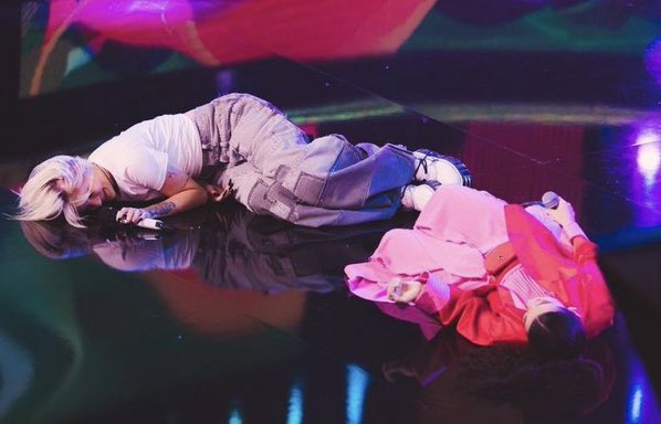 DManugavassi's tweet image. Manu e Luiza cantando Toxic, perfeitas e maravilhosas.