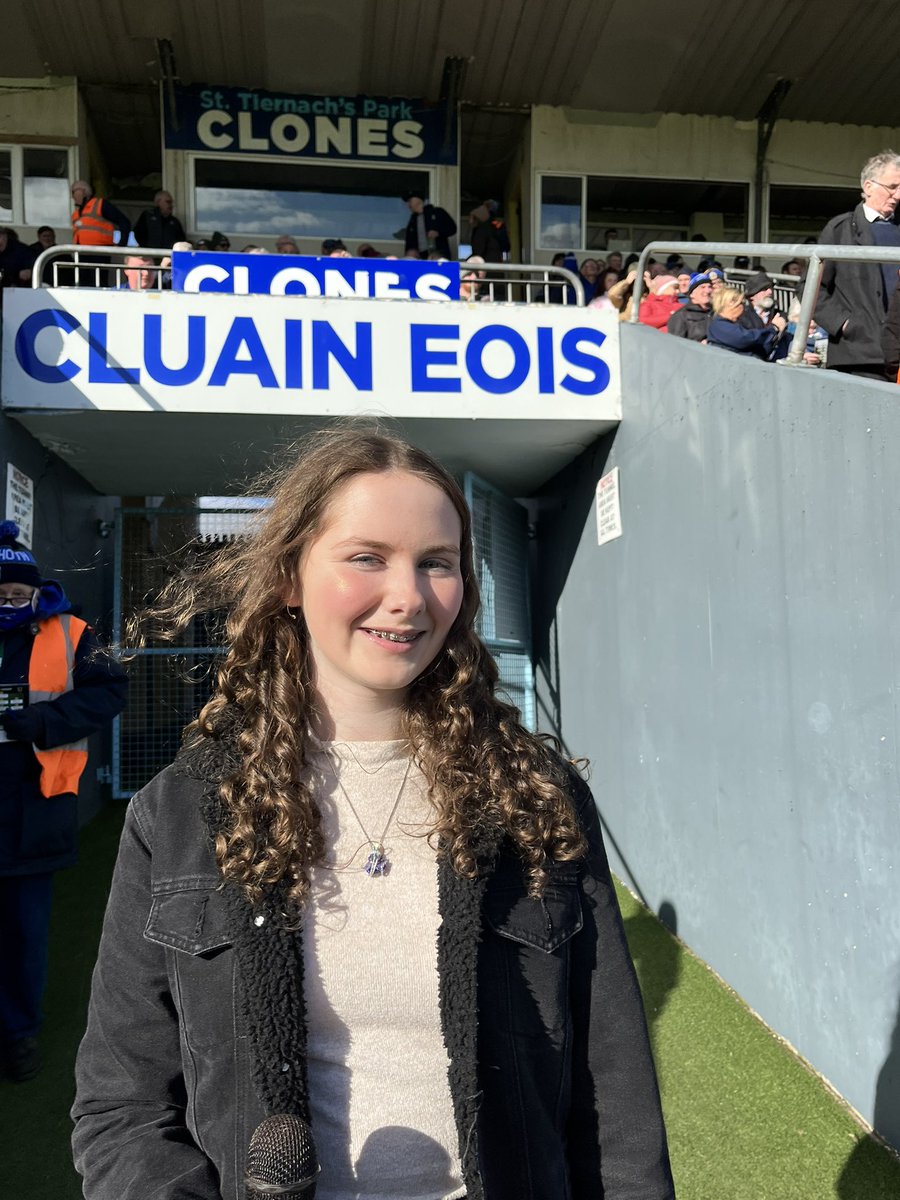 Comhghairdeachas agus GRMA to @MonaghanHarps ‘sDearbhla Ní Mhearáin who sang an amazing rendition of Amhrán na bhFiann today in @ClonesGAA 

Dearbhla was our @UlsterGAA Scor na nOg Final Winner last year 👏

#GAAScór