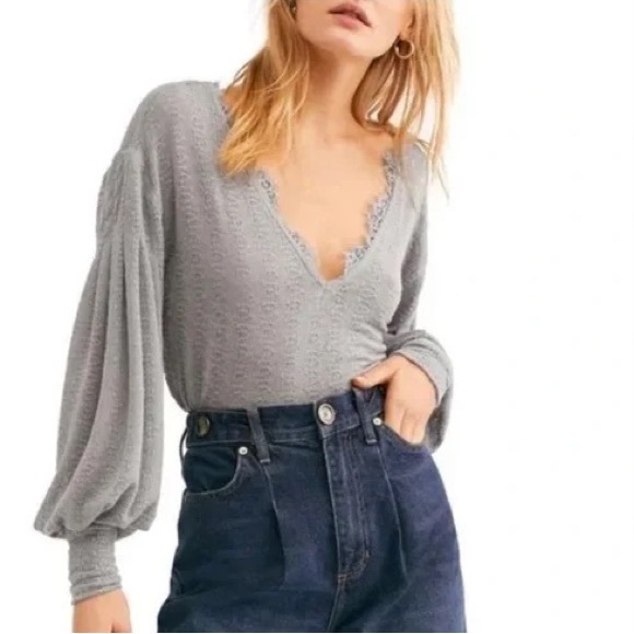 gabcal's tweet photo. So good I had to share! Check out all the items I'm loving on @Poshmarkapp #poshmark #fashion #style #shopmycloset #freepeople #francescascollections #philosophy: https://t.co/yG9amt65Xj https://t.co/p4YPjWdXLS