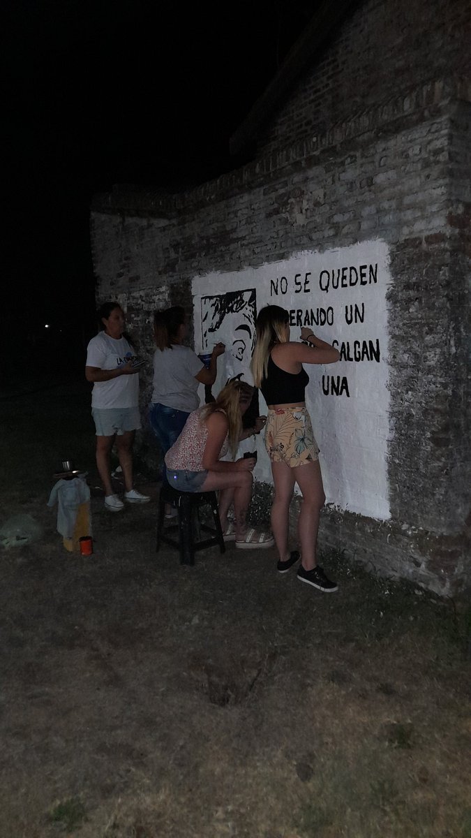 JulioCesarBru14's tweet photo. En el marco de las jornadas #VolverANestor las y los cros de @lacampora25 llevaron adelante una jornada solidaria de pintura en jardín 906 y pintaron un mural de NK https://t.co/L1cteQTwPR