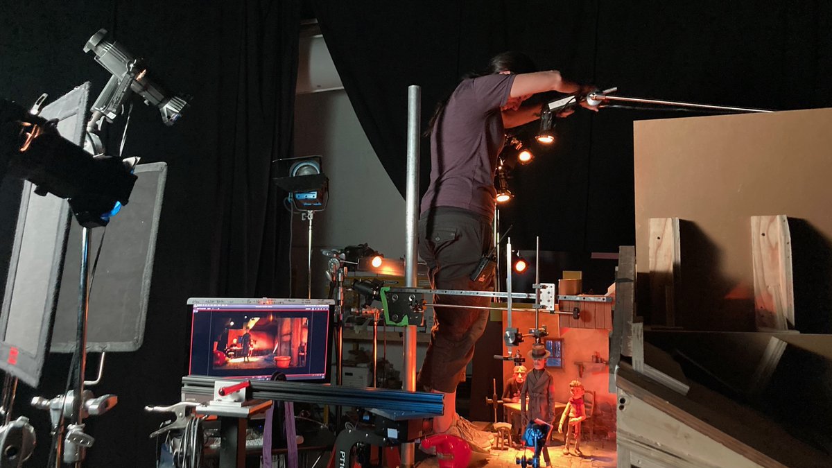 This is how I light my sets.

Photo by @ptszk 

#pinocchio #stopmotionanimation #stopmotioncinematographer #cinematography #film #lightingcamera