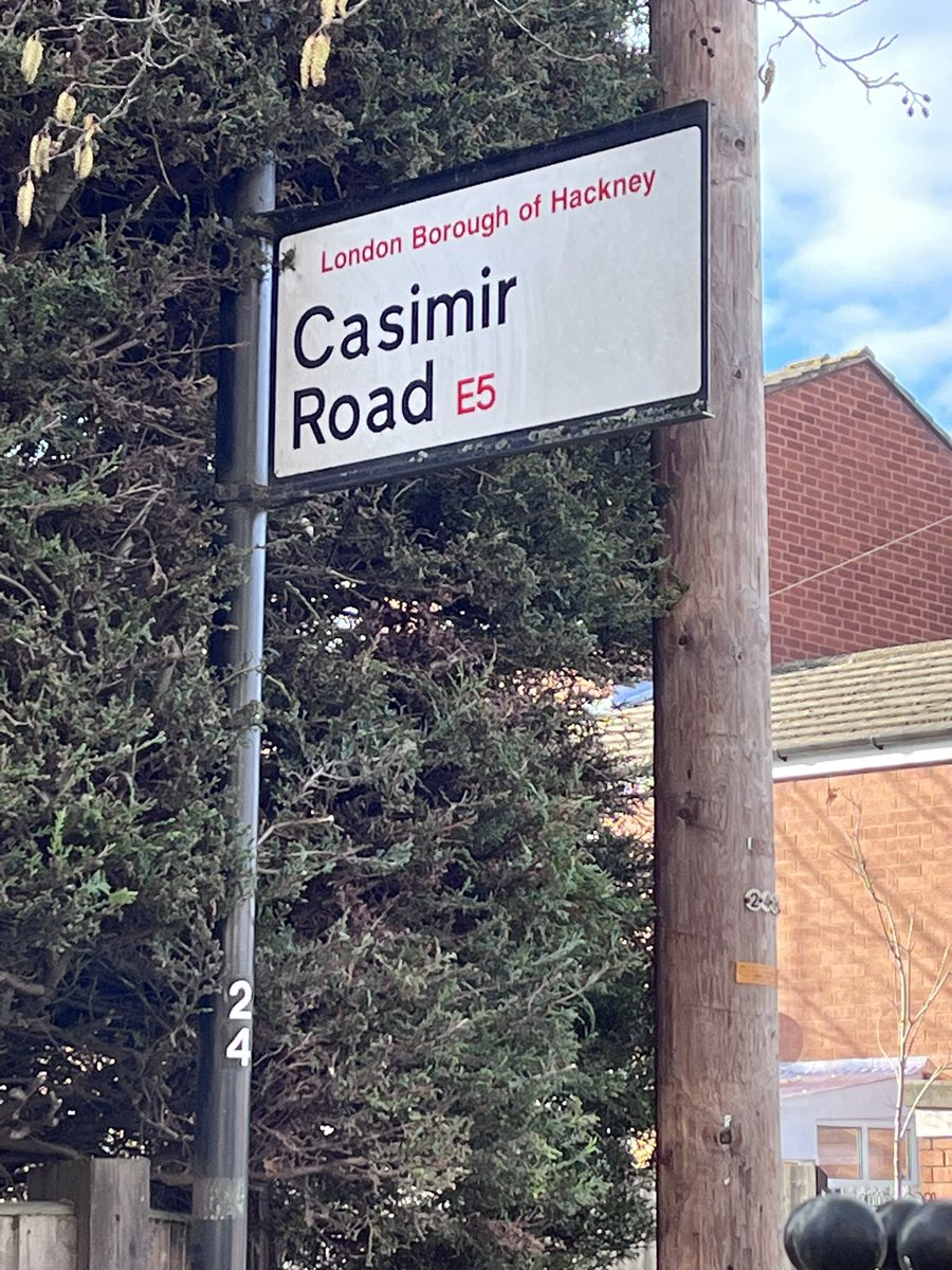 Knew it was a good omen when I cycled past this sign before the <a href="/Carabao_Cup/">Carabao Cup</a> final today! 👹<a href="/Casemiro/">Casemiro</a> <a href="/ManUtd/">Manchester United</a> #CarabaoCupFinal #ManUnited