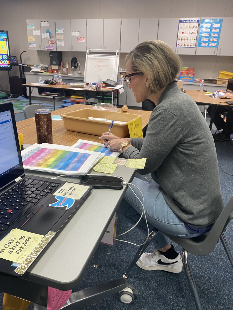 MrsOwingsClass's tweet image. This women amazes me everyday! She pours her ♥️ into everything she does! She is rocking her Primary Coach role this year! Here she is doing a data dig with me 😘@MrsHankinsClass #KirkCan