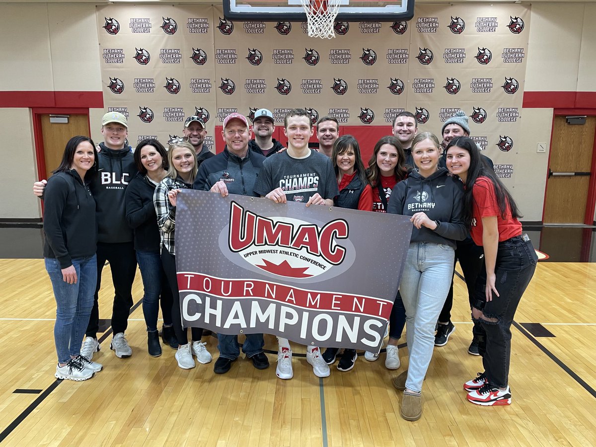 Congrats Drew…amazing family support 🏀❤️ ⁦<a href="/BLC_MensHoops/">Vikings Men's Basketball</a>⁩