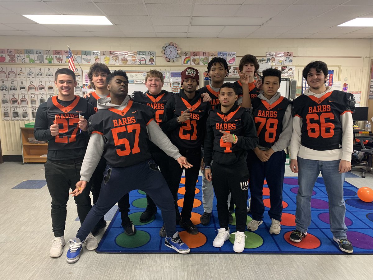 Some of our football players volunteered their time to play minute to win it games at the Lincoln Elementary School Fun Fair Friday night. Our guys were amazing with the kids and had a great time! Thanks for having us Lincoln!!  <a href="/dekalb_football/">DeKalb Football</a> @1BarbAthletics <a href="/dc_preps/">DailyChronicle Preps - Shaw Local</a>