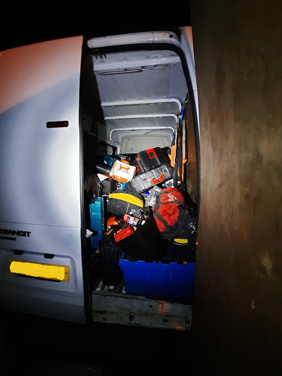 tvprp's tweet photo. Taplow RPU officers stopped this van at Beaconsfield services, as it appeared to be overweight. A quick look inside revealed dozens of power tools. Driver produced a fake driving licence & was arrested on suspicion of handling stolen goods & fraudulent documents
#P7703
#P5852 https://t.co/Z0wyp8j6OP