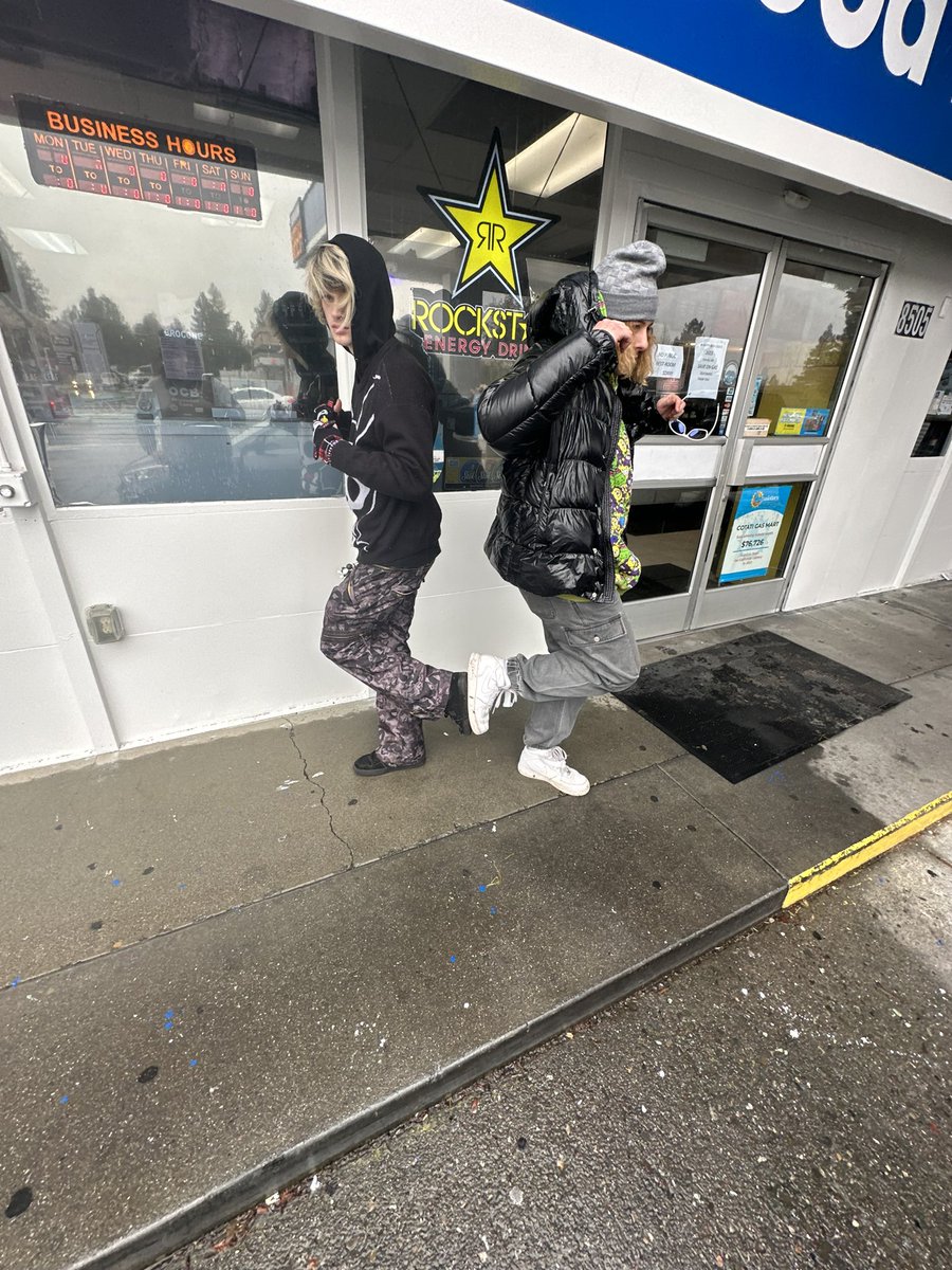 squizzylevine's tweet image. 