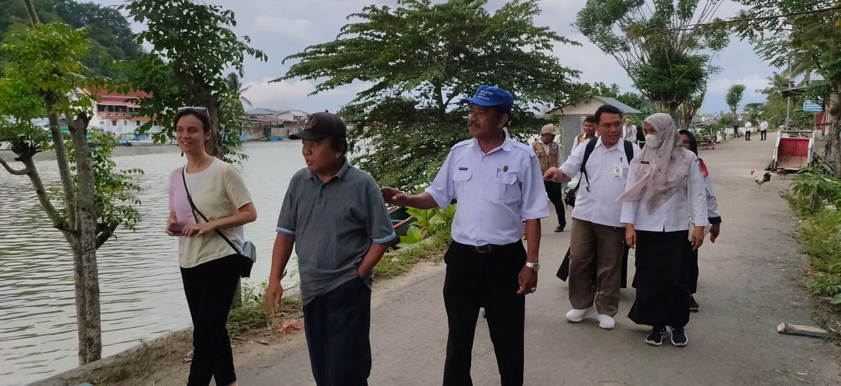 cricproject's tweet photo. Sara Silva, CRIC Partner from Ecolise discussed water and sanitation issues in Gorontalo City with city stakeholders, visiting Santorini project and black water treatment facility. #cityforall #sustainablecities #CRICProject #UCLGASPAC #ResilientCities #InclusiveCities https://t.co/wQBu1KSp6y