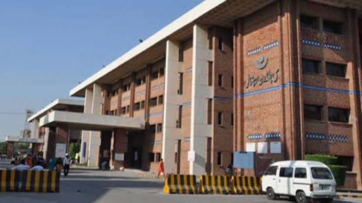 mahmoodhassan's tweet photo. Government hospitals in Pakistan are often the only option for patients who cannot afford private healthcare. At Islamic Aid we believe that by supporting these hospitals, we can ensure that everyone has access to quality medical care. 
#HealthForAll #IslamicAid https://t.co/zeaziRjKv5