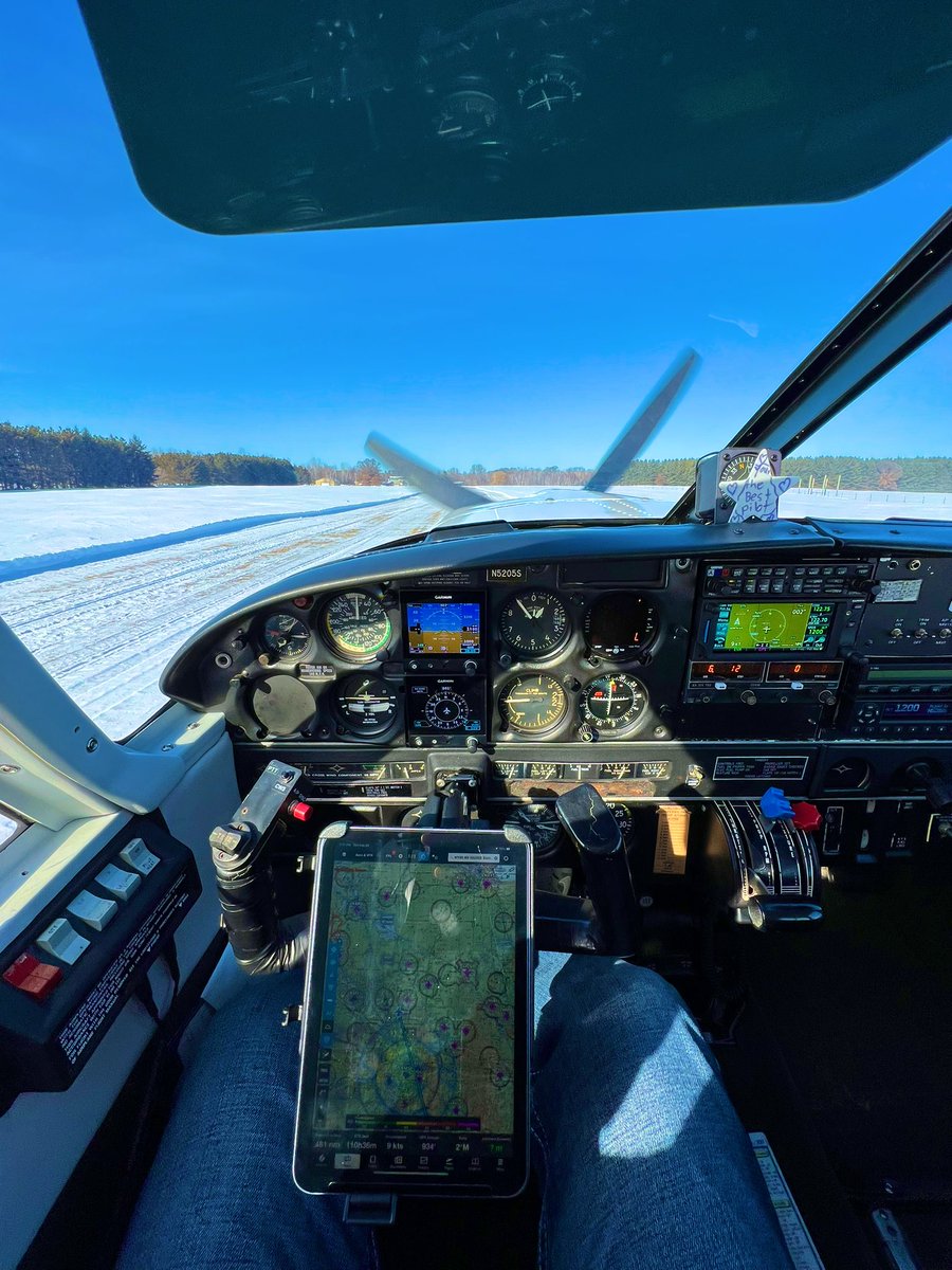 aerroTpalm's tweet image. It was a good day to fly! First flight with the new @Apple #Ipad mini. @ForeFlight @GarminAviation @BestPixMN #FlightDeckMonday #PilotsofTwitter #Minnesota #AgTwitter #aviationdaily #WePilots #Sunday @FlyingMagazine @AviateAddict @Sportys @LycomingEngines @piperaircraft