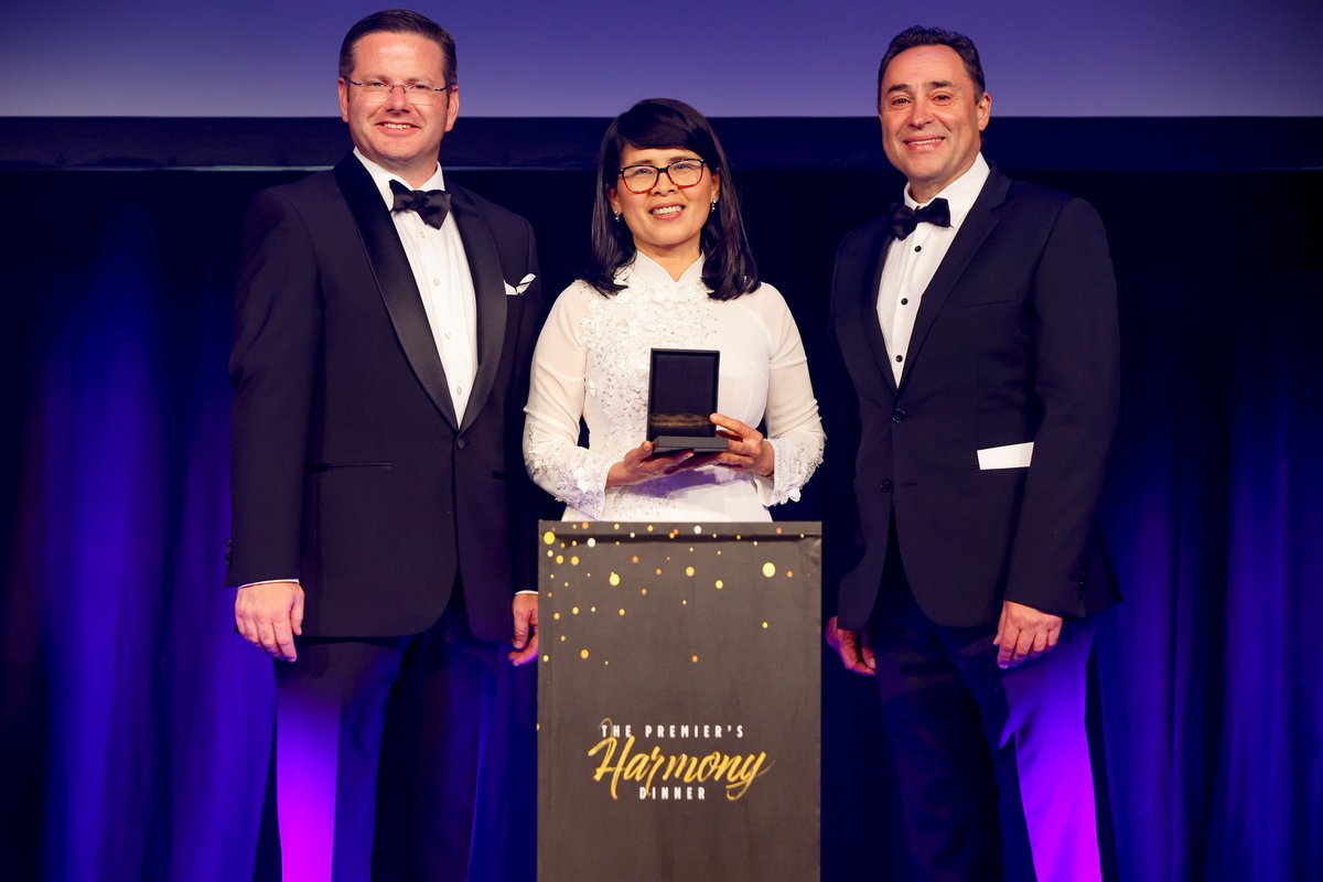 allgraduates's tweet photo. Last week at the 2023 NSW Premiers Harmony Dinner, our CEO Ismail Akinci awarded the All Graduates Interpreting and Translating Language Services Medal to Ngạc Thủy Han Do.

Congratulations Thuy and thank you for your service to the community and All Graduates.

#PHD23 https://t.co/qPkb0vYZE2