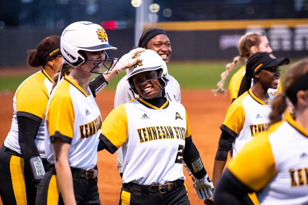 NCAA Softball tweet media