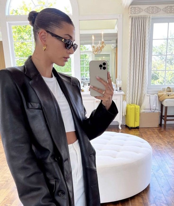 1TZBELLA's tweet photo. ⠀⠀⠀⠀ ⠀⠀⠀ ⠀ ⠀
⠀ ⠀ * 🦋 ¡ tαke mч 𝒉αnds . . .
αcross ─ чour bo𝖉𝖞
❪ .ꭐe don't hαve to hold on. ❫
#TreehouseParty
⠀⠀⠀⠀ ⠀⠀⠀ ⠀ ⠀ https://t.co/CJMItxJsgY