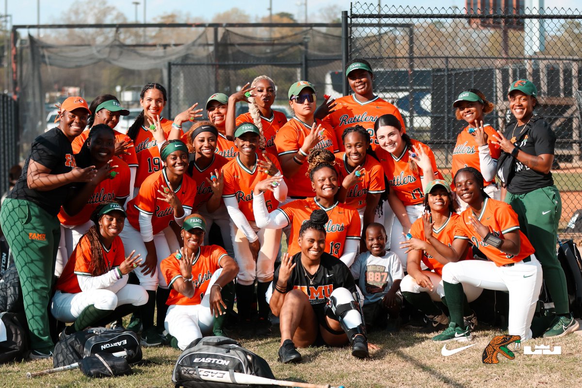 𝗦𝗪𝗘𝗘𝗧 𝗦𝗪𝗘𝗘𝗣 🍬🧹

Rattlers beat SC State 13-7 to complete the weekend sweep in Montgomery. 

#FAMU | #FAMUly | #Rattlers | #FangsUp 🐍