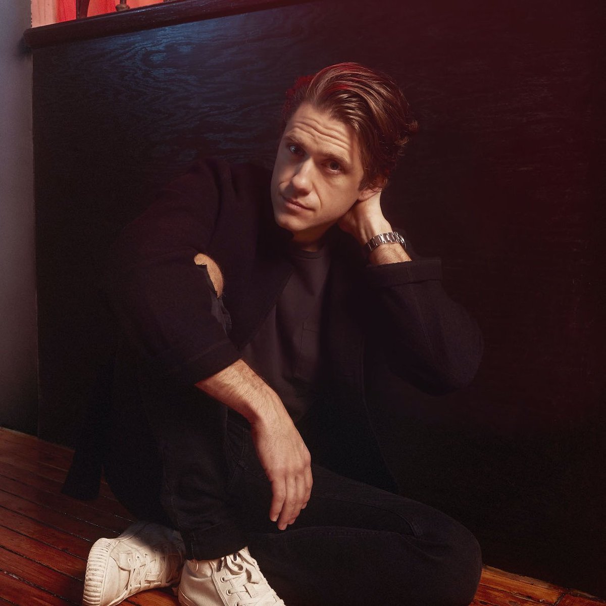 RPEntWeekly's tweet photo. © 𝖤. 𝖶𝖾𝖾𝗄𝗅𝗒 𝗇𝖾𝗐𝗌𝗅𝖾𝗍𝗍𝖾𝗋 | EXCLUSIVE: Byun Hampton, the stage and screen star seen on Broadway in Moulin Rouge and Les Miserables, will play the leading role of Danny Zuko in Grease: Live. #GreaseLiveRP @RPGrease https://t.co/VJa371WTYU