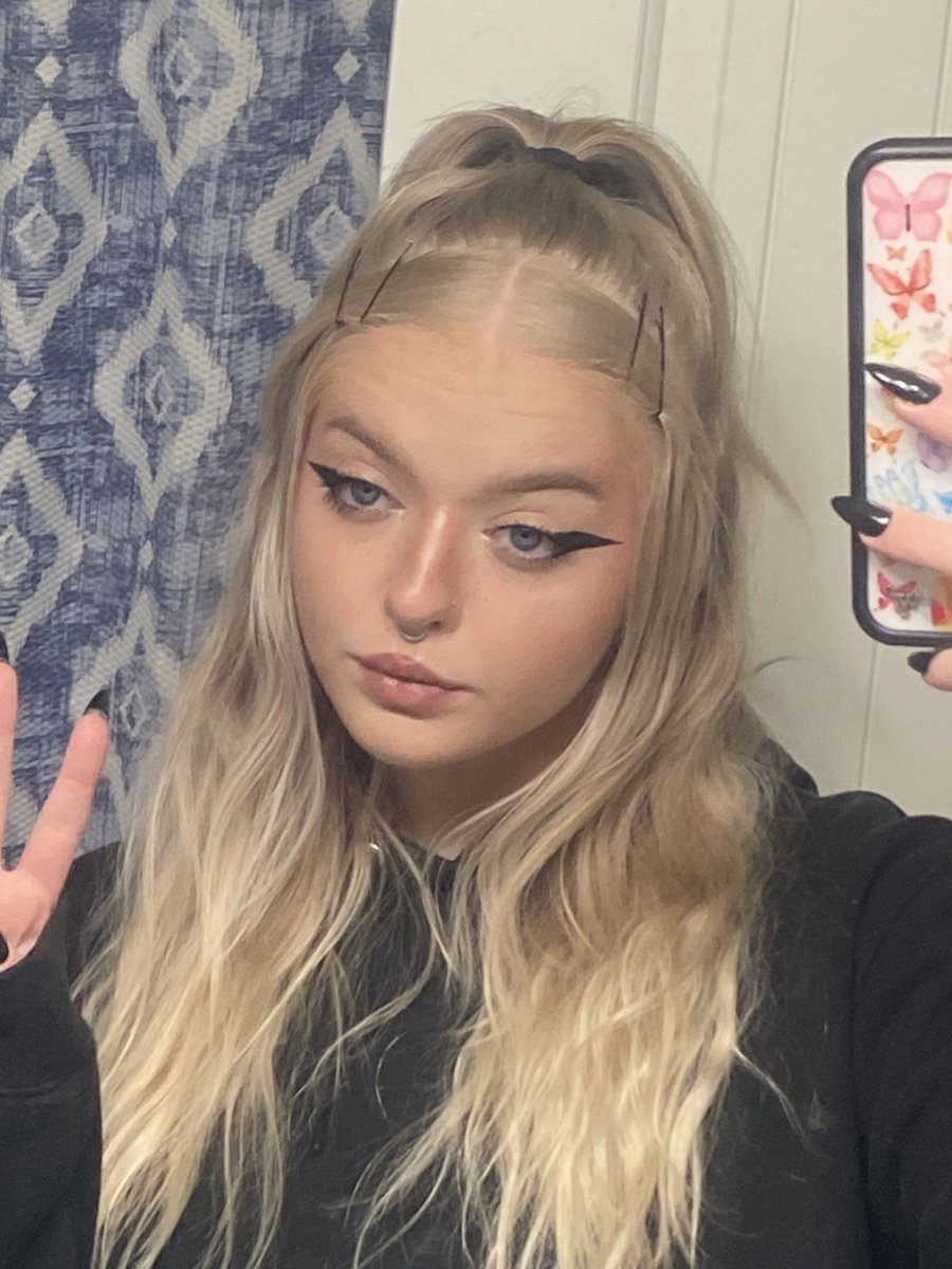 devilsnymph's tweet image. so slay