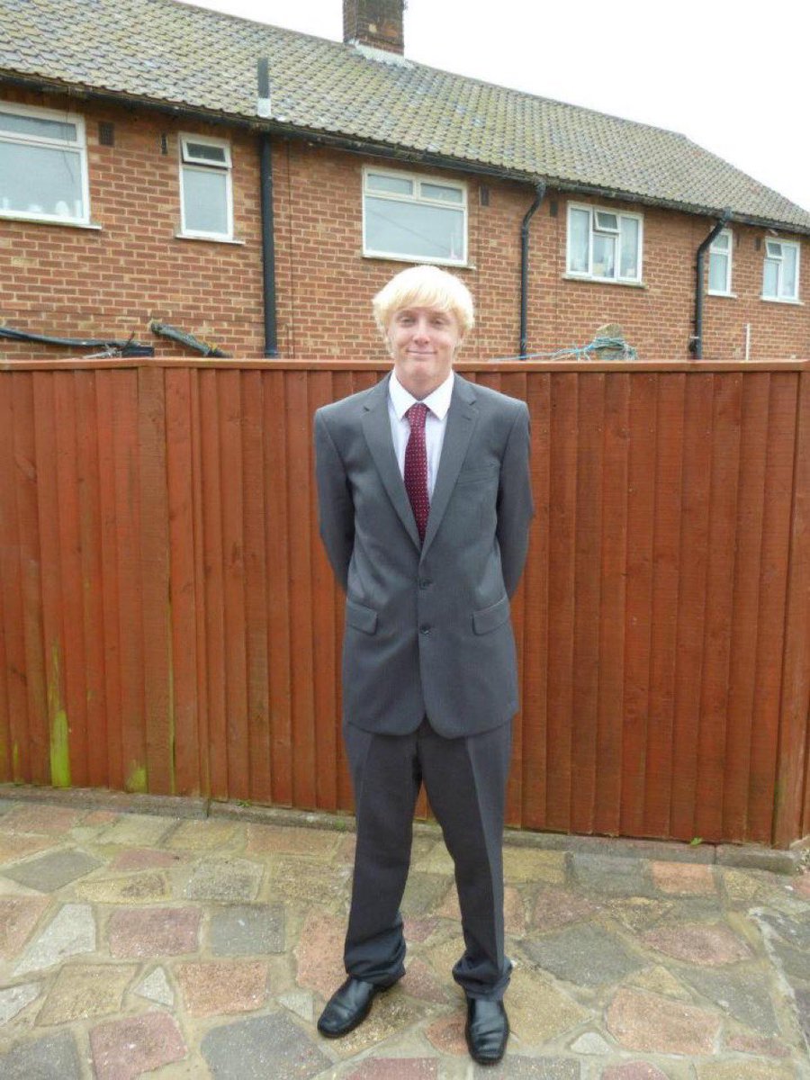 yungchip's tweet photo. @LoganPaul me showing up to collect Logan’s equity in prime https://t.co/qXONnULpdt