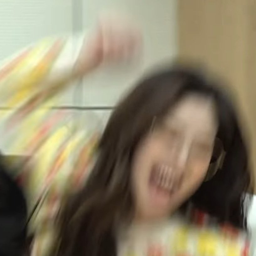 Lu | viu o twice tweet media