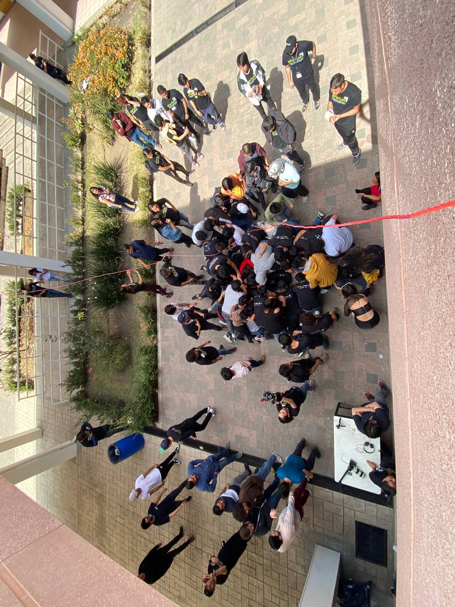 SuperteamMX's tweet photo. ¡Ha sido una experiencia increíble ver a tantos hackers en el Etherfuse Hackathon! 🤖👨‍💻 ¡Ahora celebramos con la piñata! 🪅

#EtherfuseHackathon #Solanamos #CDMX https://t.co/yx2ScC3gH0