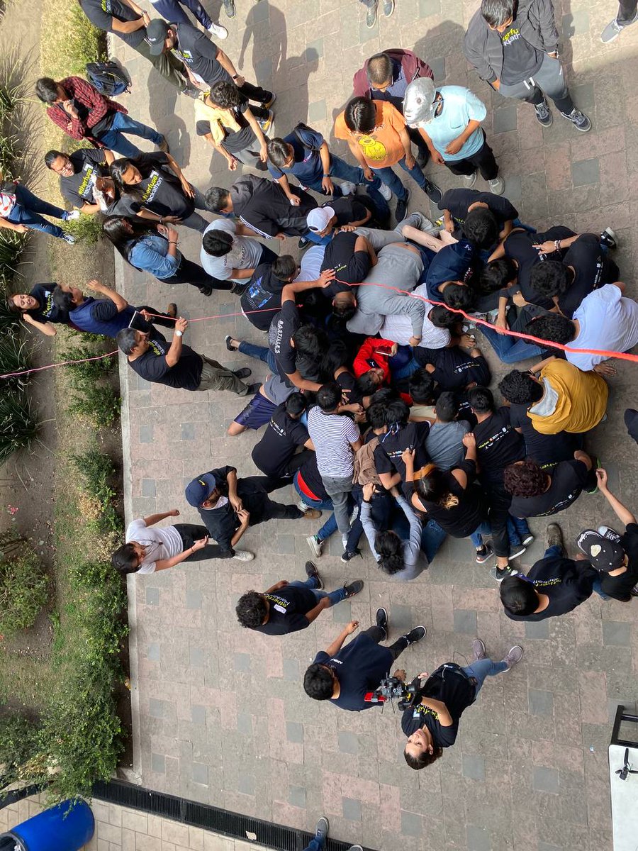 SuperteamMX's tweet photo. ¡Ha sido una experiencia increíble ver a tantos hackers en el Etherfuse Hackathon! 🤖👨‍💻 ¡Ahora celebramos con la piñata! 🪅

#EtherfuseHackathon #Solanamos #CDMX https://t.co/yx2ScC3gH0