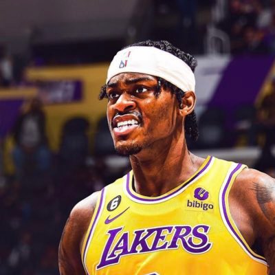 Lakers17rings's tweet photo. @Lakers The man that sparked the comeback ! 💜💛 https://t.co/k0UbF28voG