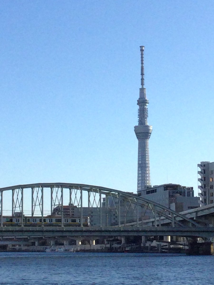 おはようございます。 東京は快晴、あたたかな朝を迎えています。 画像は今朝の神田川河口から望む東京スカイツリーです。 週のはじまり月曜日、今日も張り切っていきましょう。 それでは、今日一日がみなさまにとってよき日となりますように。