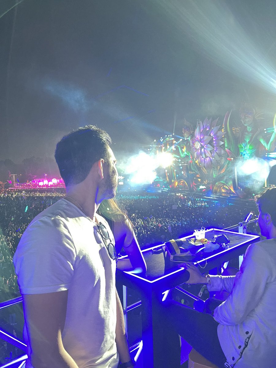 GarJv's tweet photo. 🎧 @EDC_MEXICO 2023 https://t.co/r9fRMBEWe7