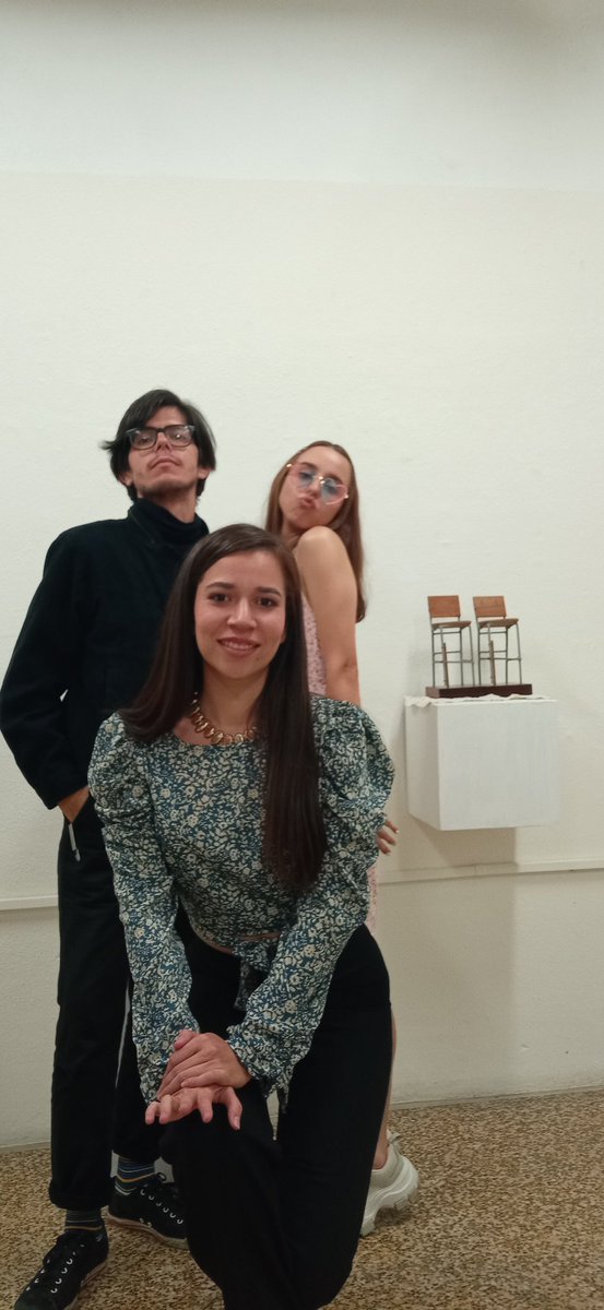 estefi_viloria's tweet photo. Por cierto, no había subido fotos del día de la inauguración de Vestigios, asi que se viene un breve spam https://t.co/xfNLuXElnj