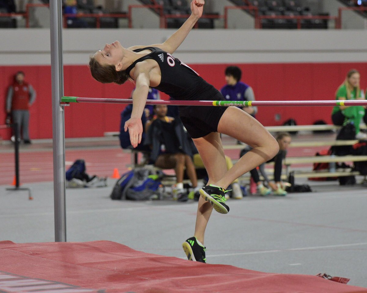 𝗛𝗶𝗴𝗵 𝗝𝘂𝗺𝗽 | The 𝒐𝒏𝒆-𝒕𝒘𝒐 𝒑𝒖𝒏𝒄𝒉 combo of Milan Coggins and Kaitlin Hellbusch go 5️⃣th &amp; 6️⃣th for 7️⃣ points for the Mavericks‼️

#OmahaTFXC | ⚫️🔴🐮