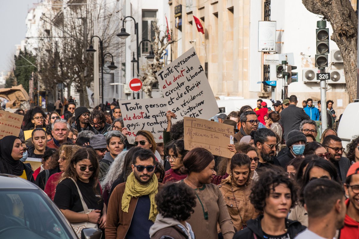MeshkalTn's tweet photo. Photos from yesterday's anti-racism march in downtown Tunis amid continuing attacks against black Africans. Photos by @ShahdLina https://t.co/EXB0dDtgG4